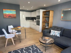 Harbourside Hideaway - Superb Flat with Terrace